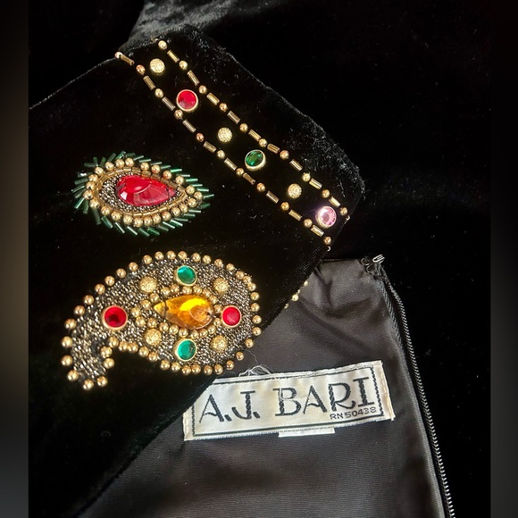 Black Velvet Sweetheart Dress, Vintage - Picture 12 of 13